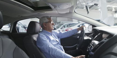 剛提新車，這些汽車用品千萬別買！一個月后肯定后悔，純屬浪費錢